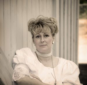 Author Chris Enss