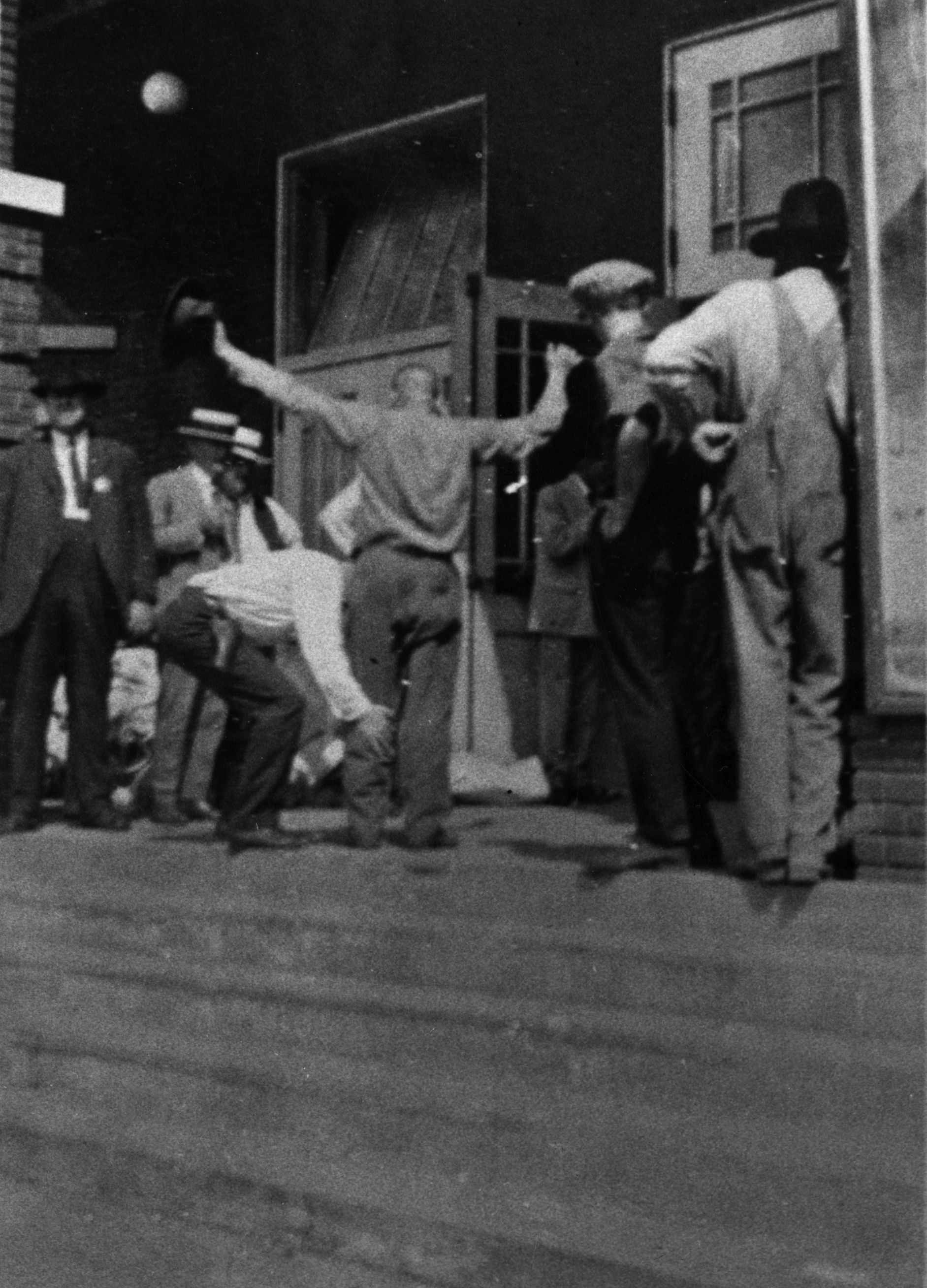 Internamento no Convention Hall durante o Massacre Racial de Tulsa